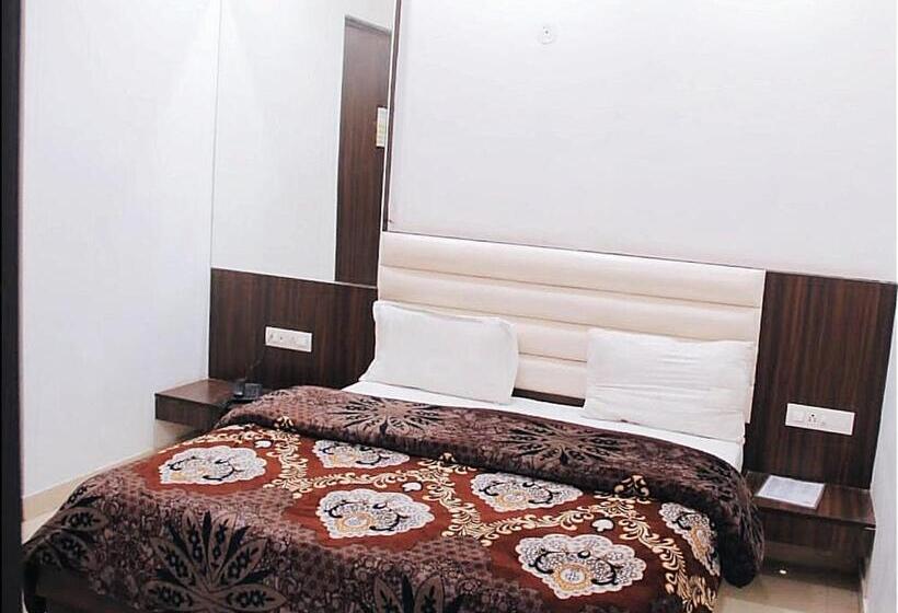 Отель Noor Residency Golden Temple Market High Rated