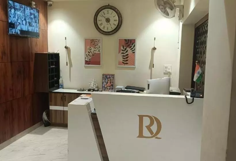 ホテル Raj Darbar