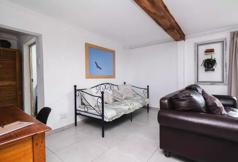 Majatalo The Puffin S Nest