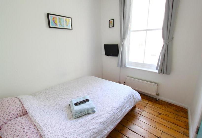 هاستل Seadragon Backpackers