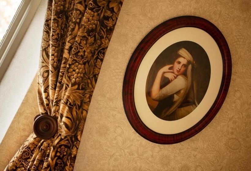 مبيت وإفطار St Katharine S House