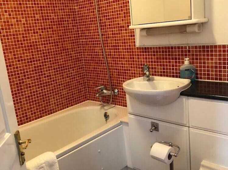 住宿加早餐  The Woolaston Inn