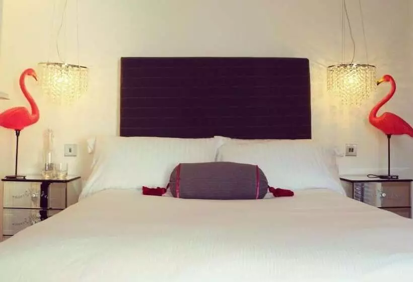 Bed and Breakfast Upton House