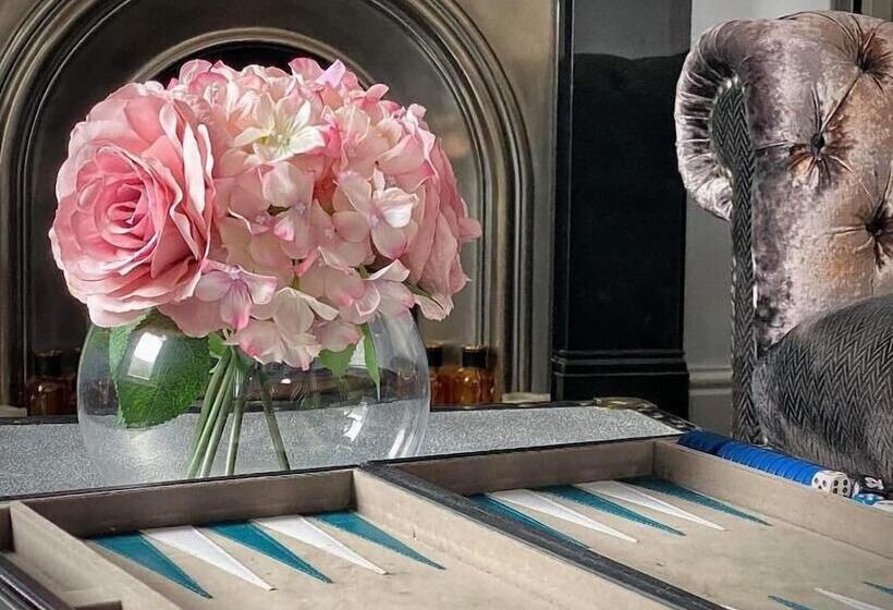 צימר Upton House