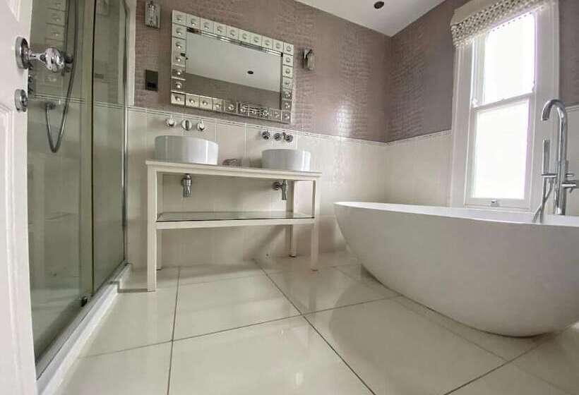 צימר Upton House