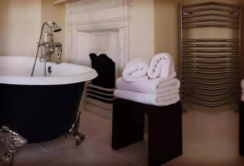 Bed and Breakfast Upton House