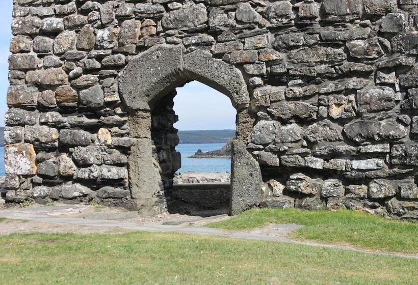 Brynhaul Bed And Breakfast