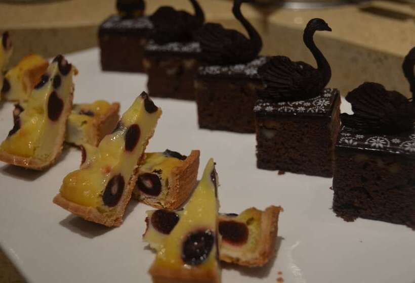 Century Sunshine Hotel   Emeishan