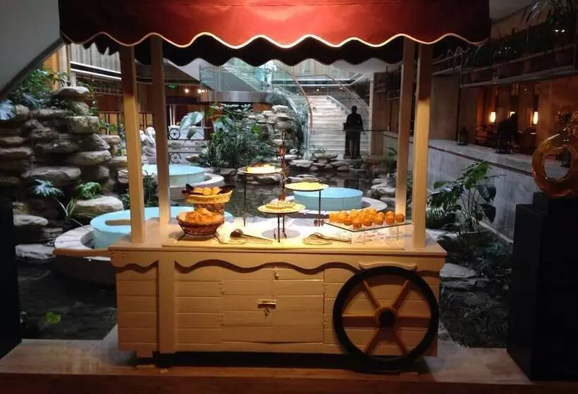 Century Sunshine Hotel   Emeishan