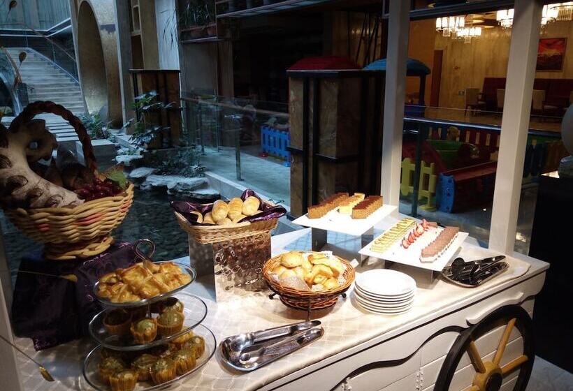 Century Sunshine Hotel   Emeishan