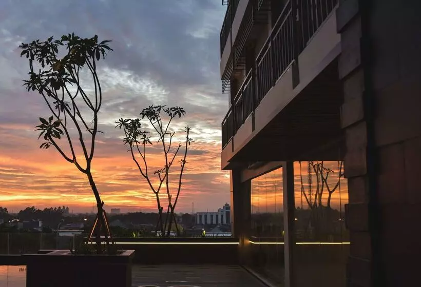Hotelli Golden Tulip Essential Tangerang