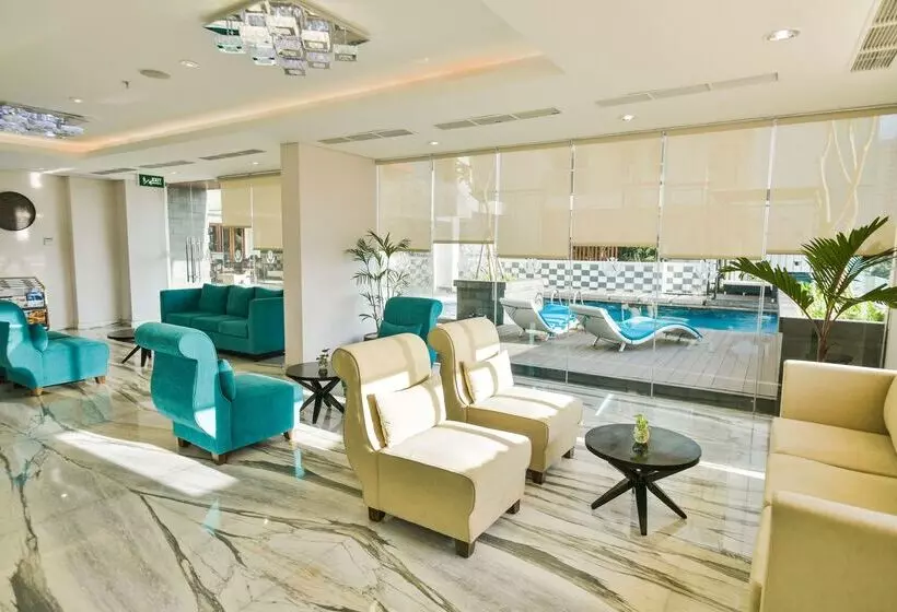 Hotelli Golden Tulip Essential Tangerang
