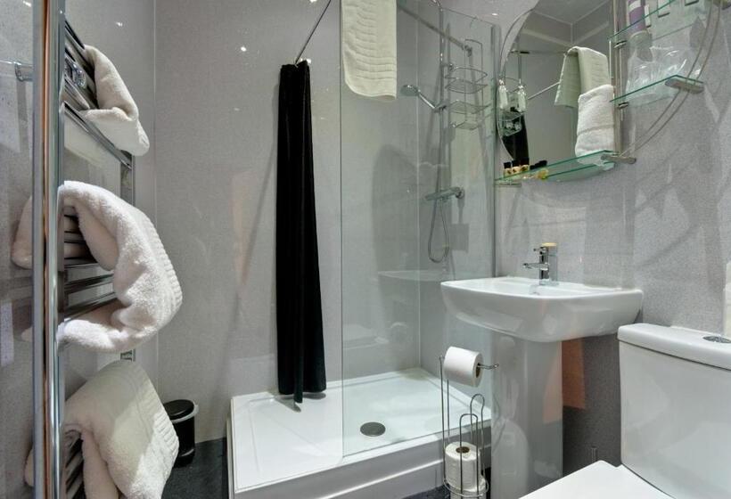 בית מלון כפרי Lauriston & Lawton Court