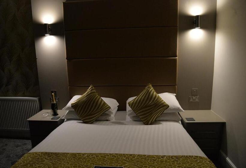 בית מלון כפרי Lauriston & Lawton Court