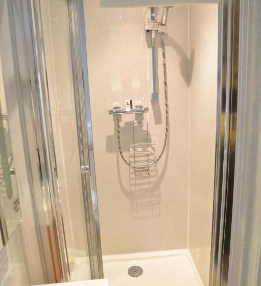 בית מלון כפרי Lauriston & Lawton Court