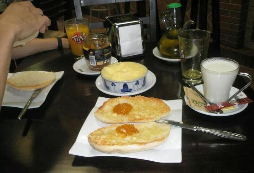 Hotel Mesón El Número Uno