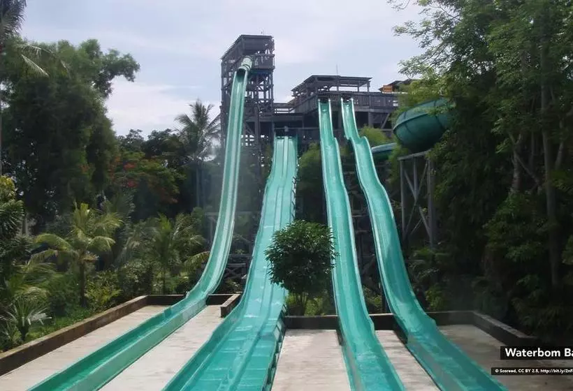 ホテル Holiday Inn Express Kuta Square