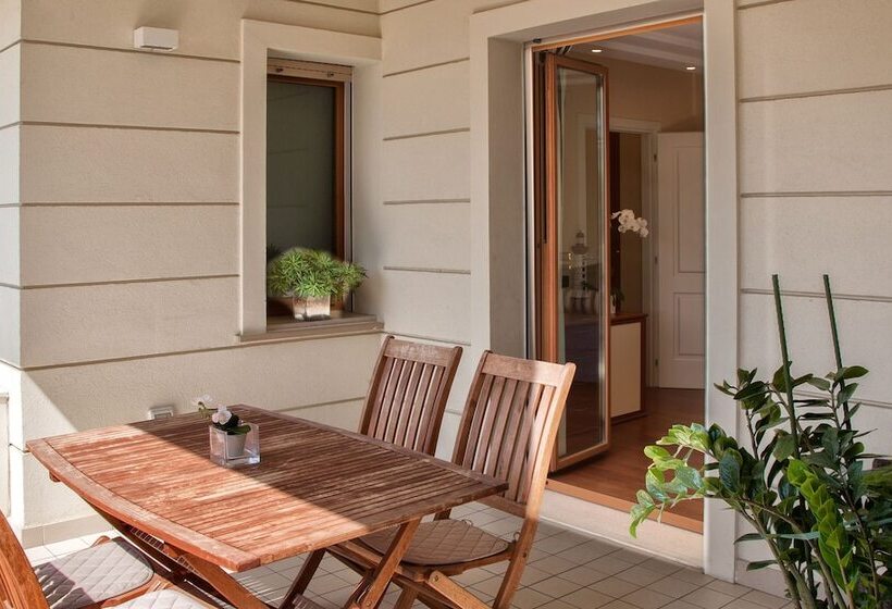 Residence Lungomare   Charming Apartments