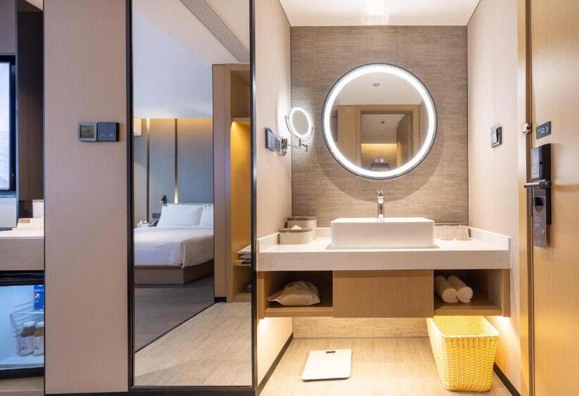 Atour Hotel Zhongshan Nantou Haiya Colorful City