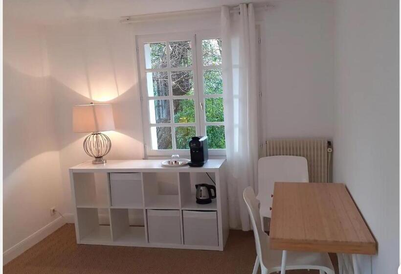 مبيت وإفطار Mendiska