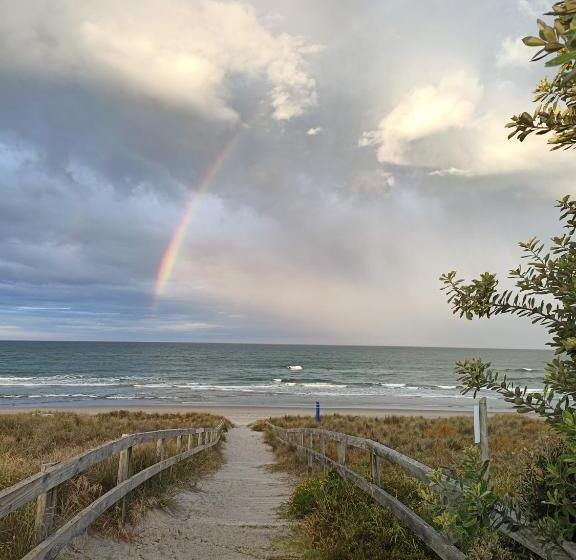 צימר Omanu Cottage
