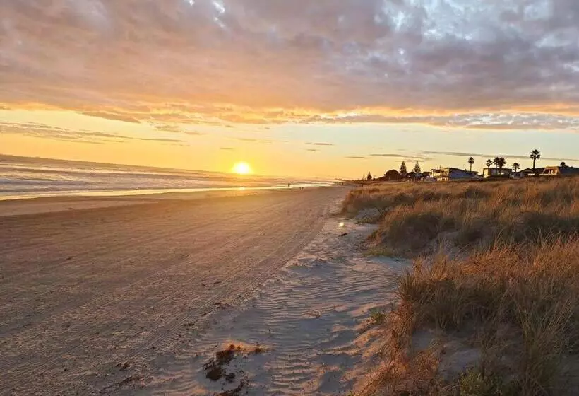 Aamiaismajoitus (B&B) Omanu Cottage