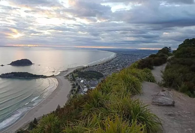 Aamiaismajoitus (B&B) Omanu Cottage