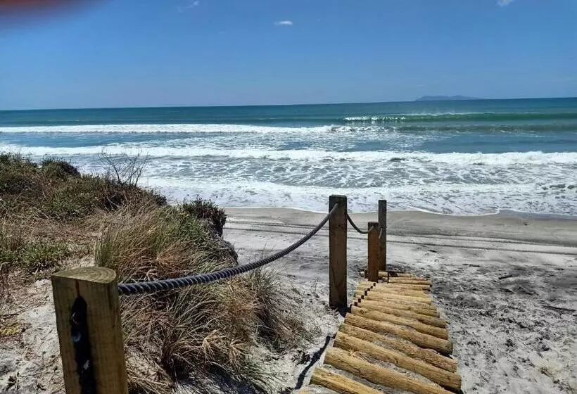 Aamiaismajoitus (B&B) Omanu Cottage