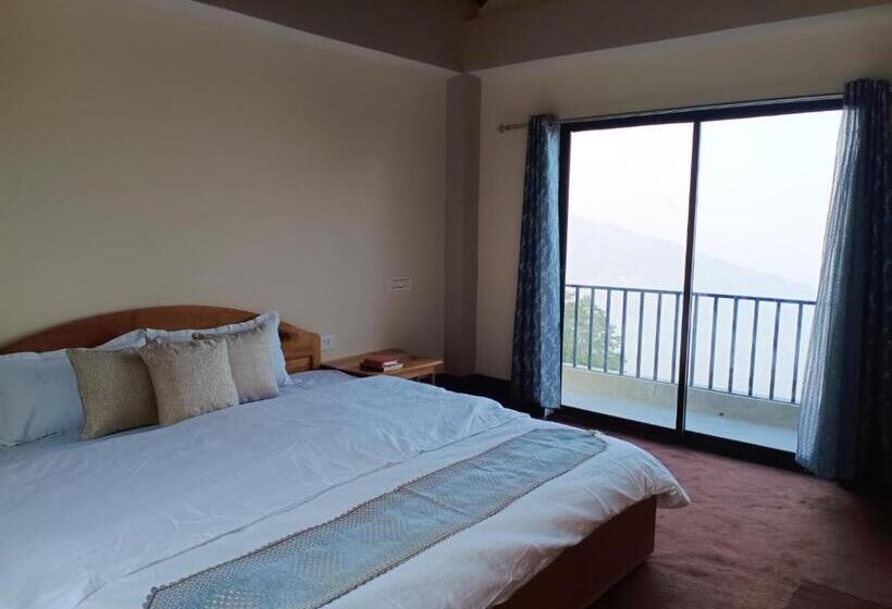 Bed and Breakfast Serendipity By The Mountains