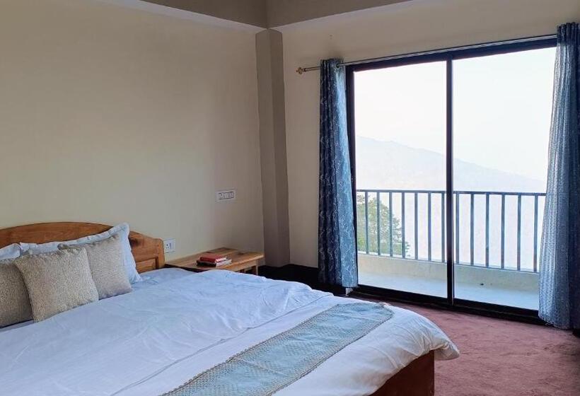 Bed and Breakfast Serendipity By The Mountains