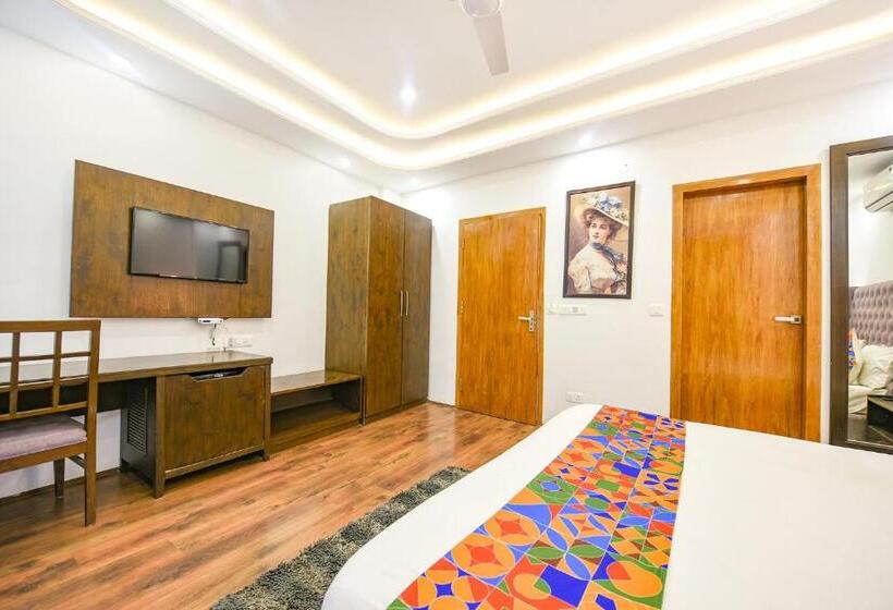 Fabhotel The Weekend Vibes