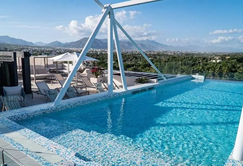 Flamboyan Hotel & Residences