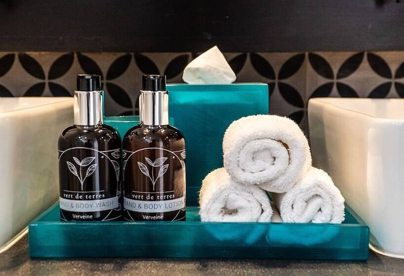 Flamboyan Hotel & Residences