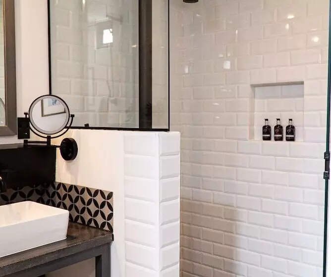 Flamboyan Hotel & Residences