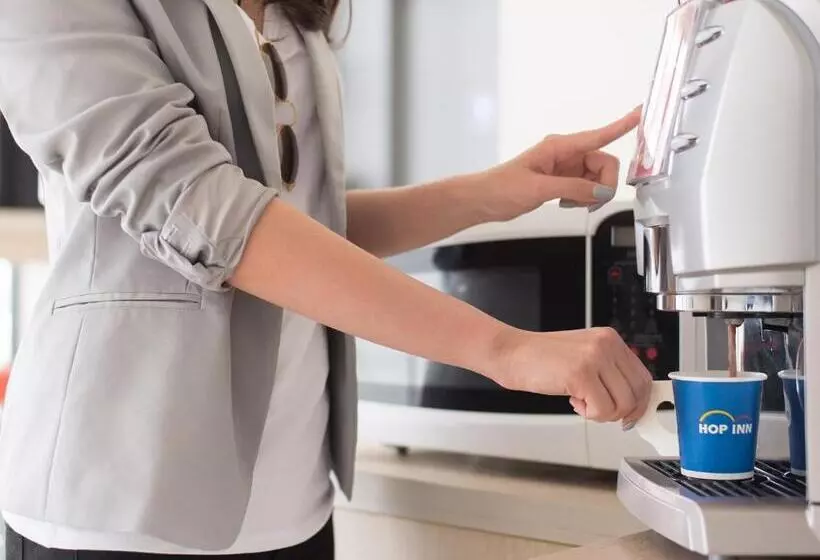 ホテル Hop Inn Suphanburi