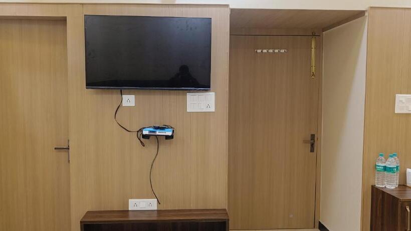 Szálloda Madhavam  250 Mtr From Mathura Railway Station