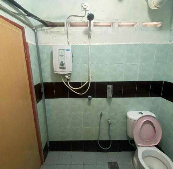 Отель Oyo 90910 Homestay D Lalang Inn