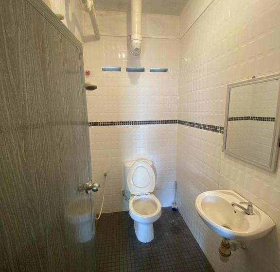 Отель Oyo 90910 Homestay D Lalang Inn