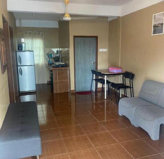 Отель Oyo 90910 Homestay D Lalang Inn