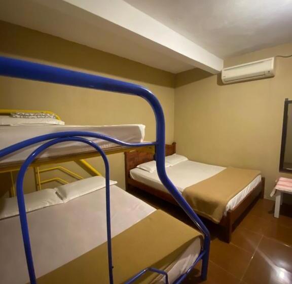 Отель Oyo 90910 Homestay D Lalang Inn