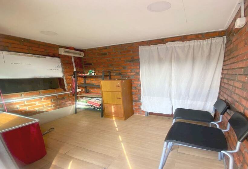 Отель Oyo 90910 Homestay D Lalang Inn