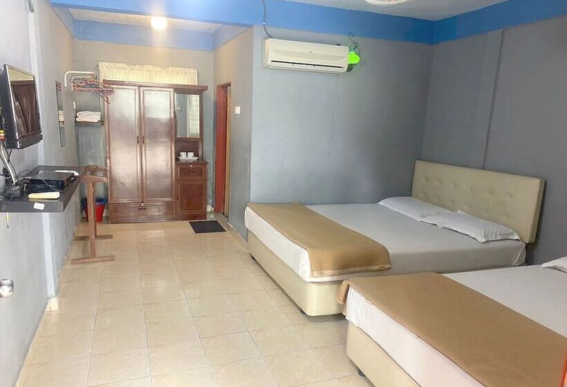 Отель Oyo 90910 Homestay D Lalang Inn