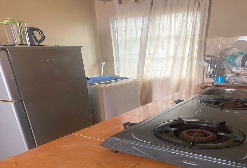 Отель Oyo 90910 Homestay D Lalang Inn