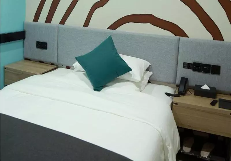 Hotelli Thank Inn Chain Fuyang Linquan Stadium