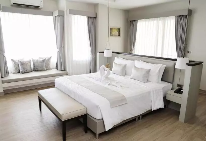 Hotelli The Navy House