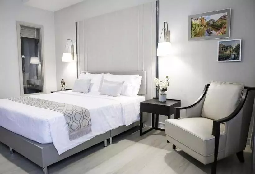 Hotelli The Navy House