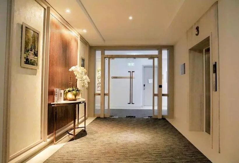 Hotelli The Navy House