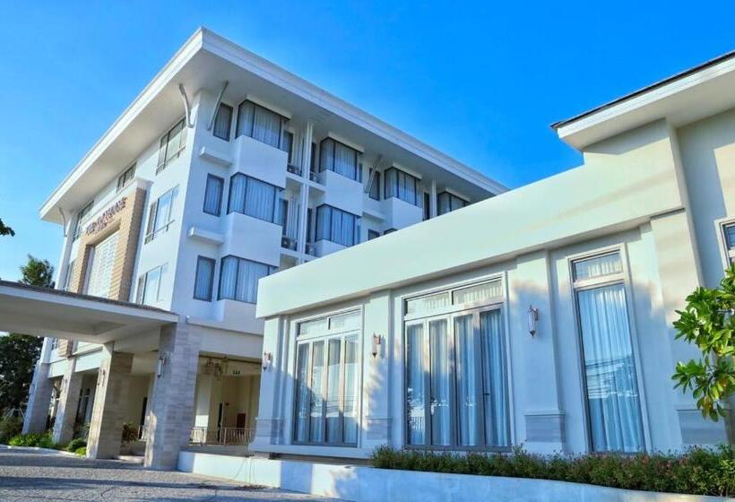 בית מלון כפרי The Navy House