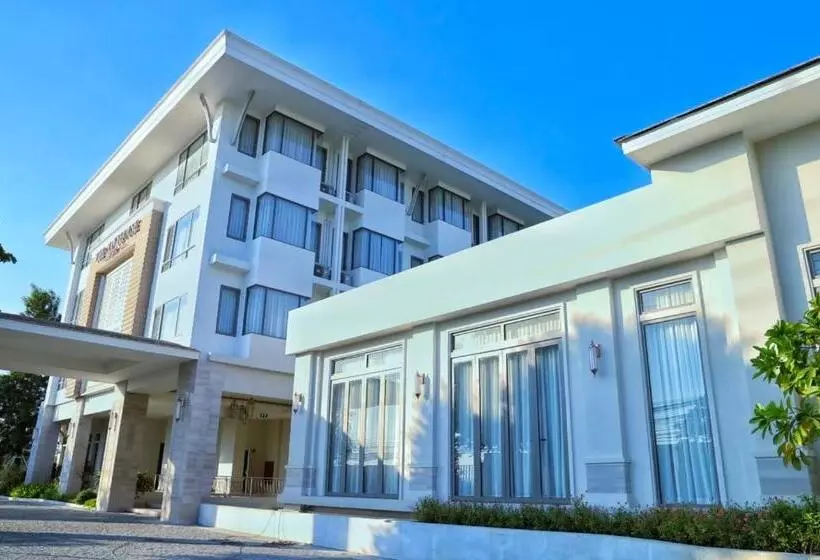 Hotelli The Navy House