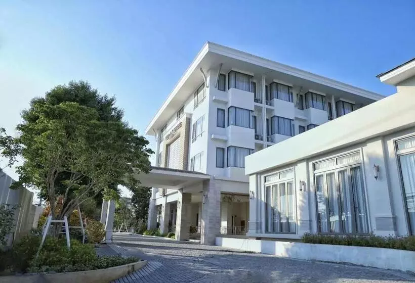 Hotelli The Navy House